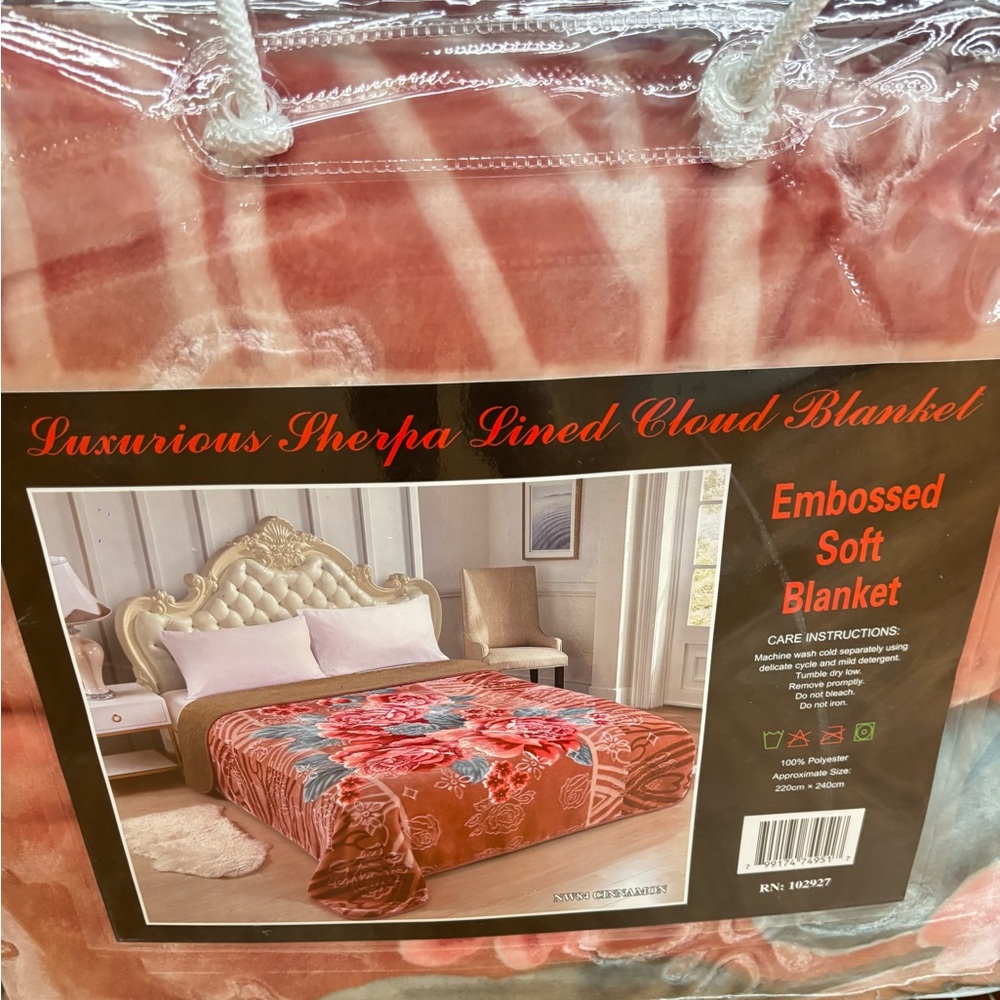 Luxurious Sherpa Lined Cloud Blanket - Red Floral Design